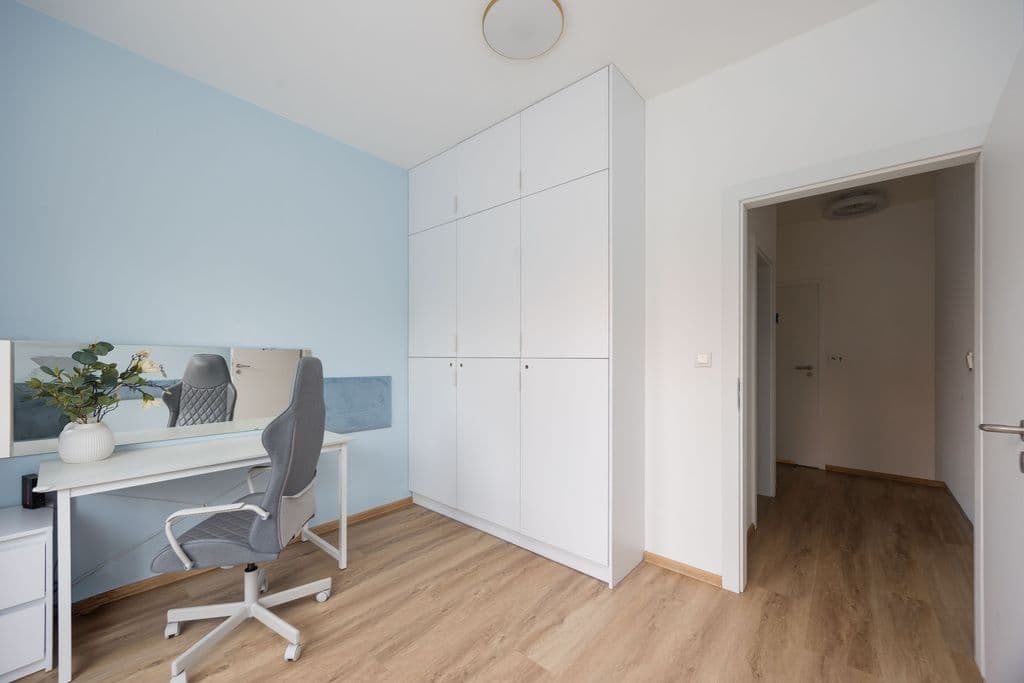 Spacious 3-room apartment with two gardens – 4