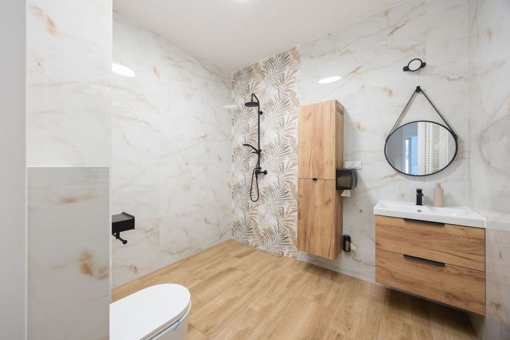 Spacious 3-room apartment with two gardens – 8