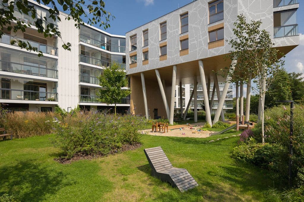 Spacious 3-room apartment with two gardens – 14