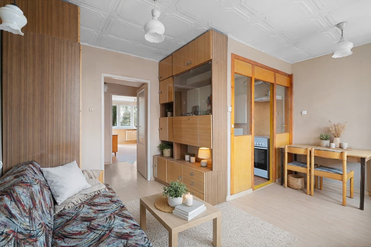 Bright, two-sided apartment in historic Żoliborz – 3