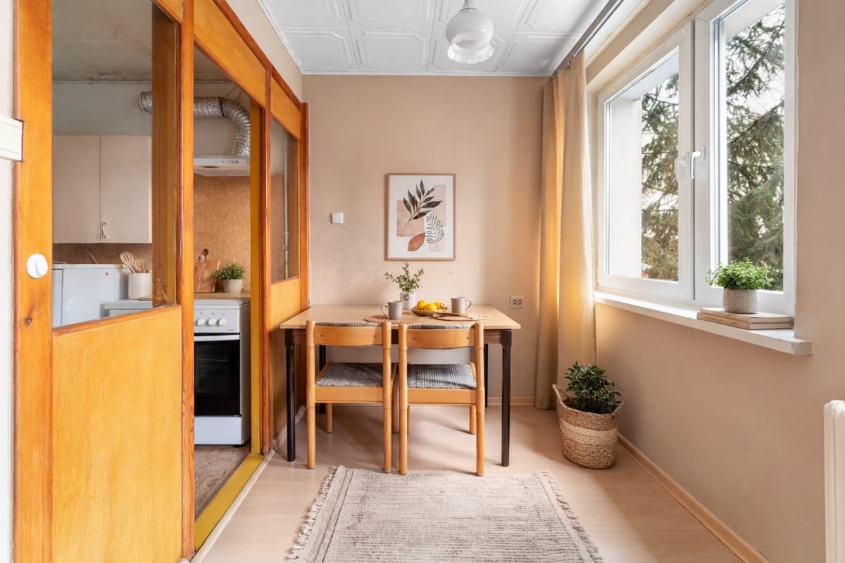 Bright, two-sided apartment in historic Żoliborz – 4