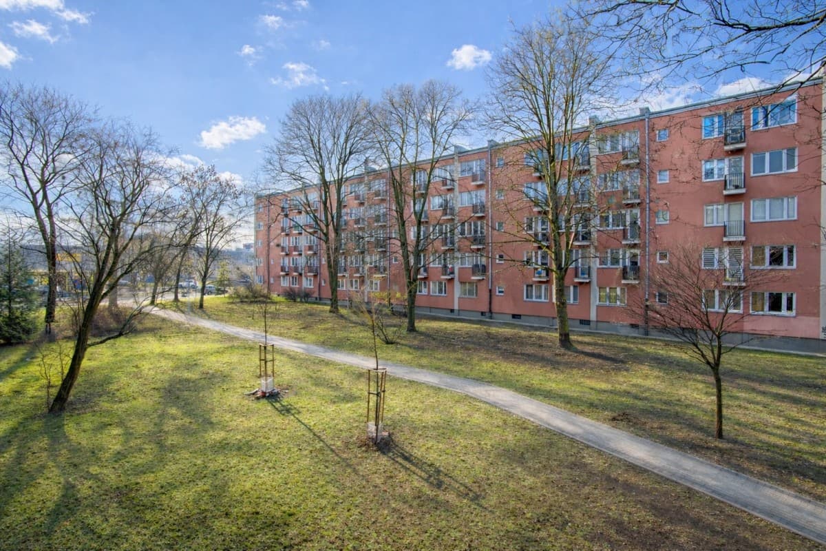 Bright, two-sided apartment in historic Żoliborz – 8