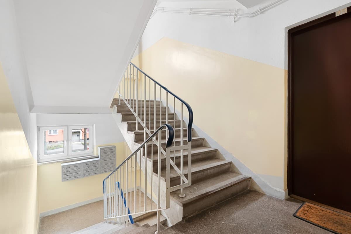 Bright, two-sided apartment in historic Żoliborz – 9