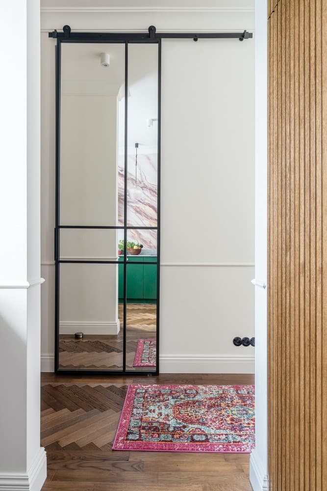 Renovated apartment in a historic tenement with elevator – 14
