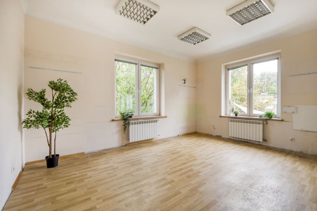 Spacious two-room apartment in a quiet building – 3