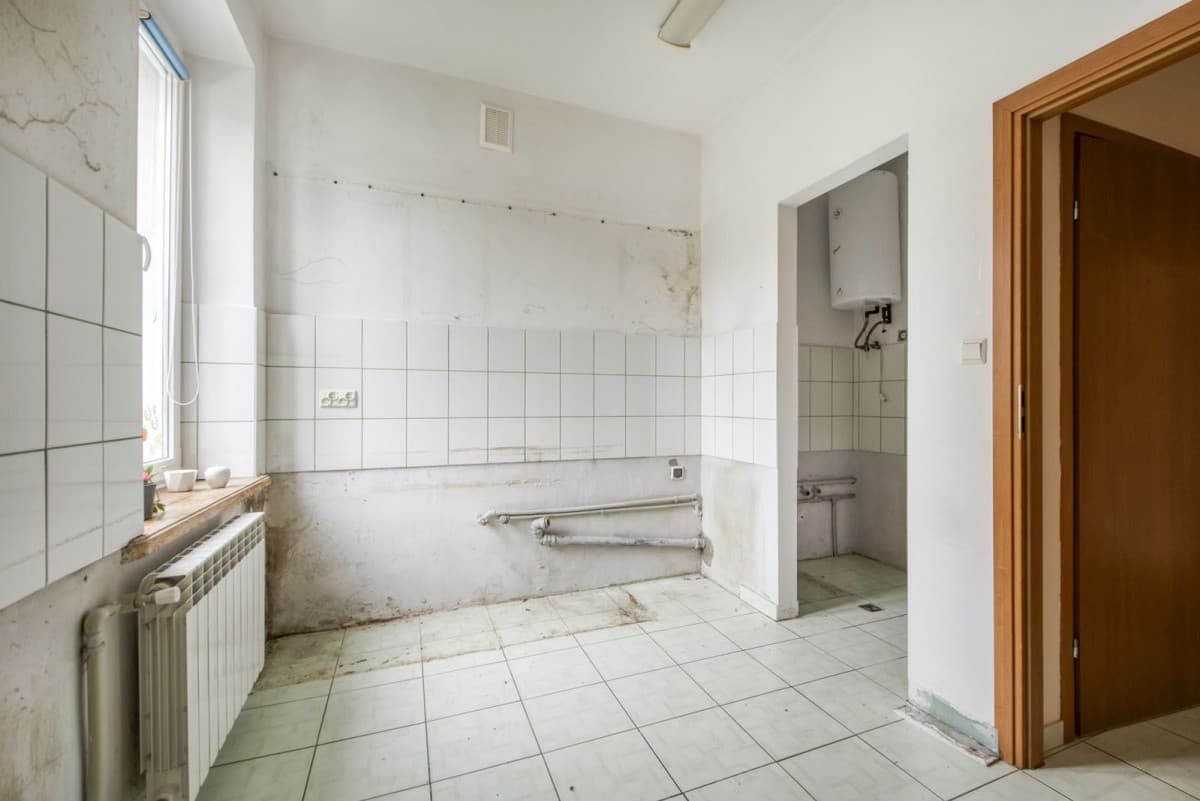 Spacious two-room apartment in a quiet building – 5