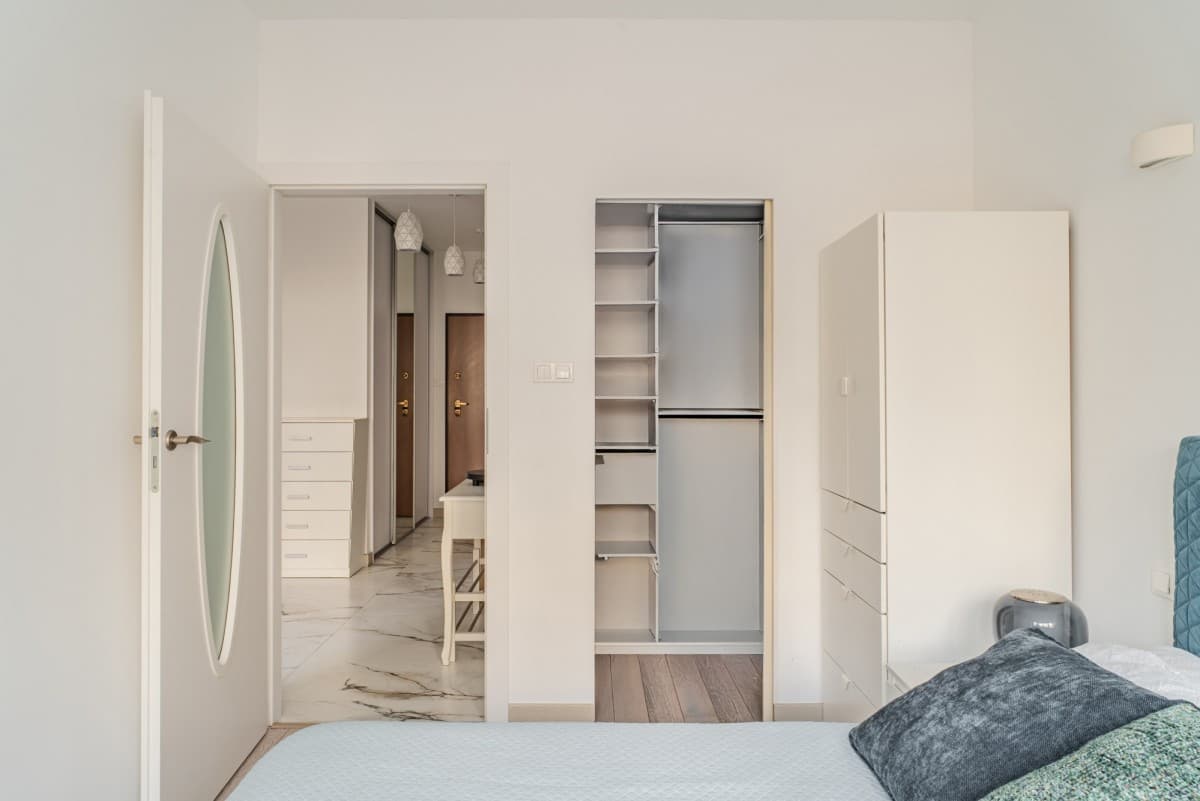 Comfortable 2-room apartment in secure Bielany – 9