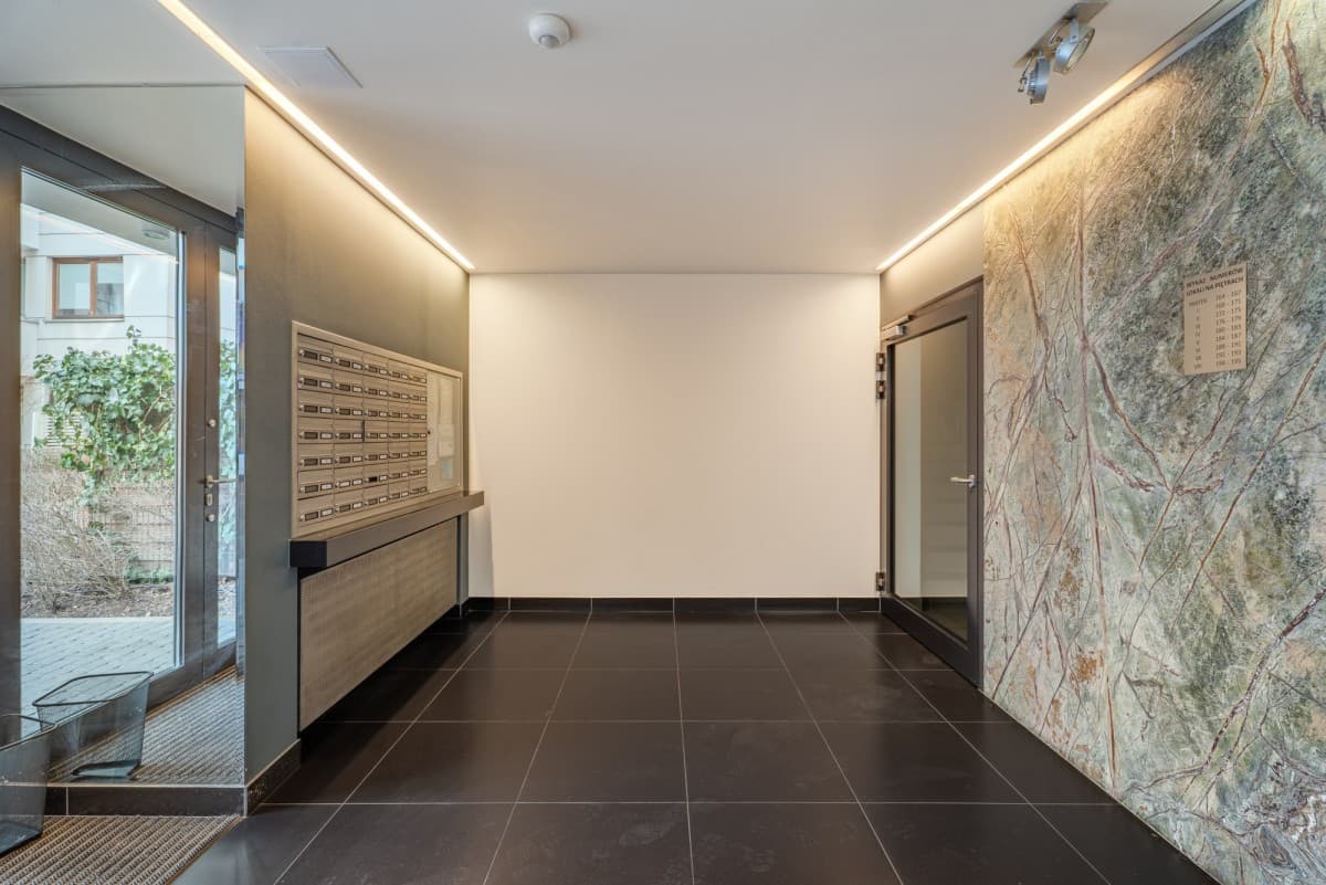 Comfortable 2-room apartment in secure Bielany – 13