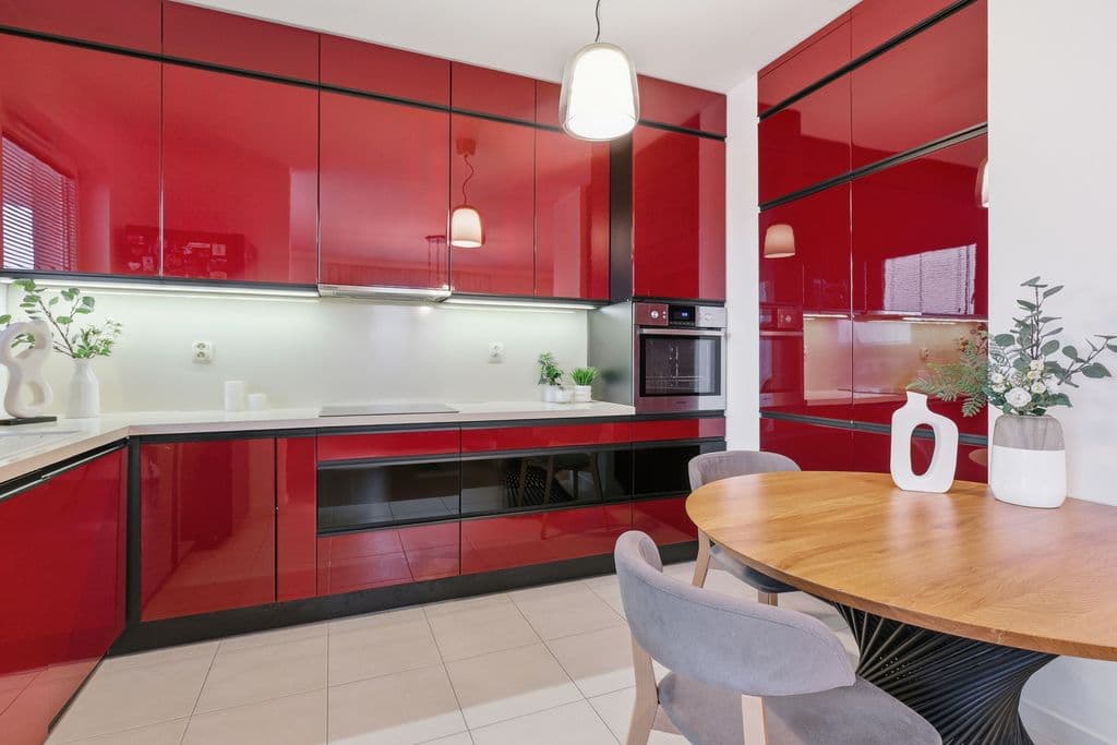 Bright 2-room apartment with balcony and garage – 5