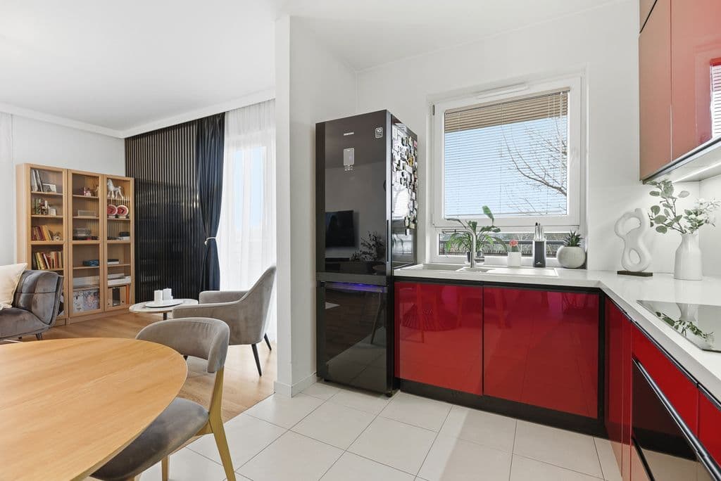 Bright 2-room apartment with balcony and garage – 6