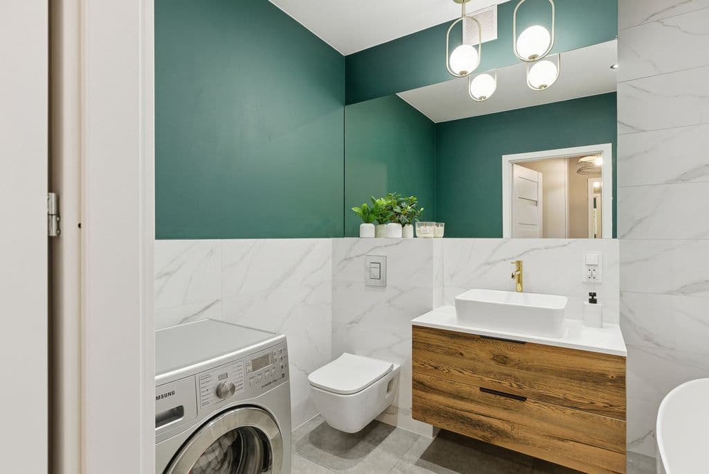 Bright 2-room apartment with balcony and garage – 10