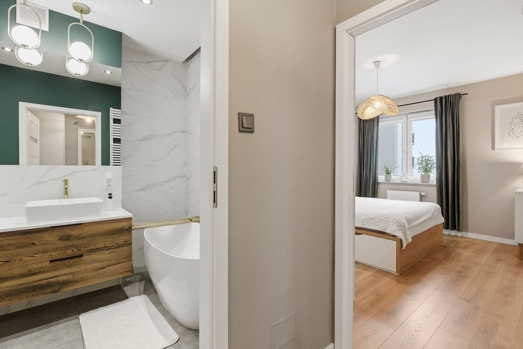 Bright 2-room apartment with balcony and garage – 12