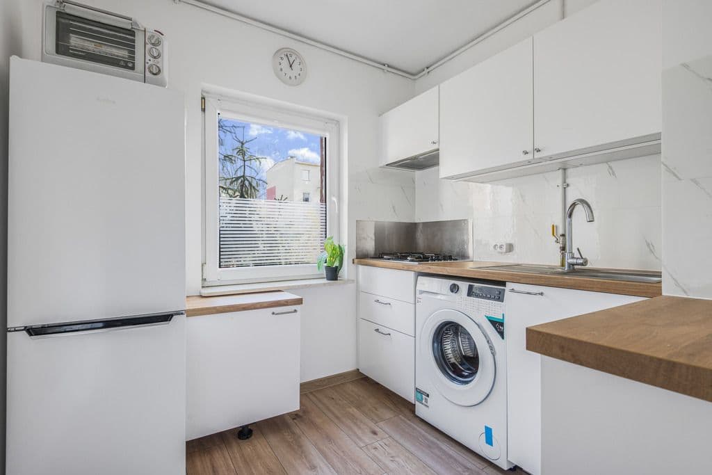 Bright 3-room apartment in Włochy, great location – 9