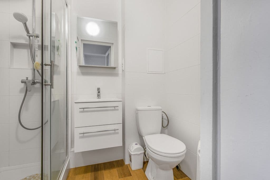 Bright 3-room apartment in Włochy, great location – 10