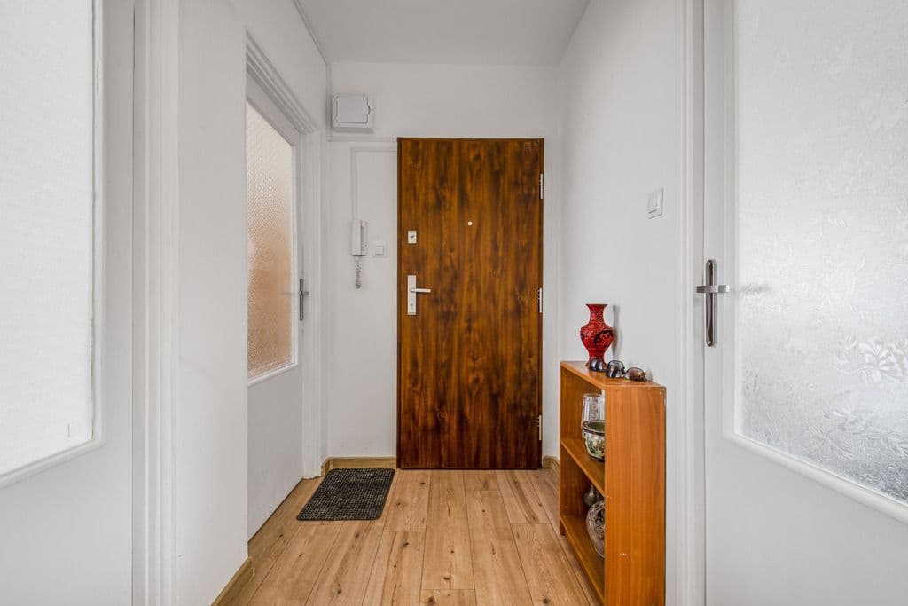 Bright 3-room apartment in Włochy, great location – 11