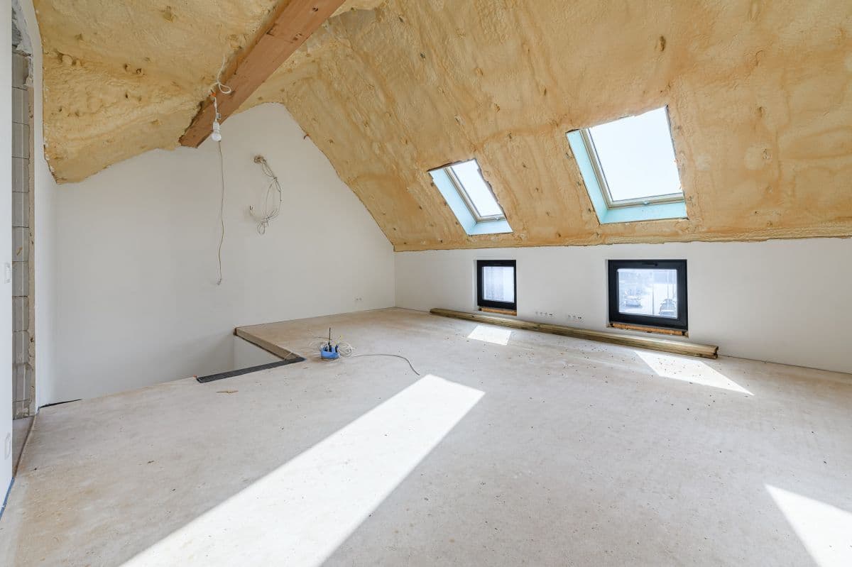 Corner segment house with spacious garden in Białołęka – 12