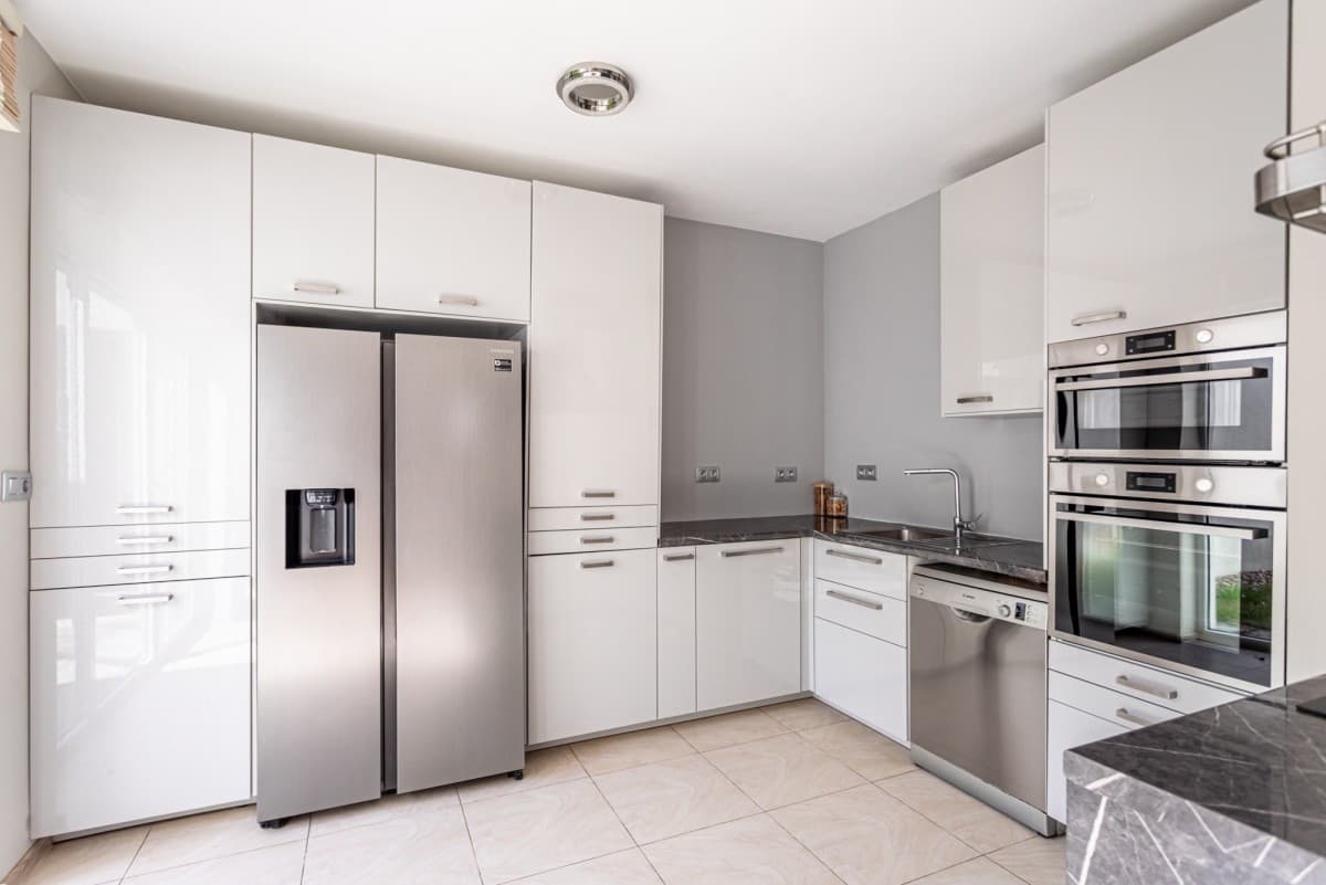 Spacious family home with private garden – 3