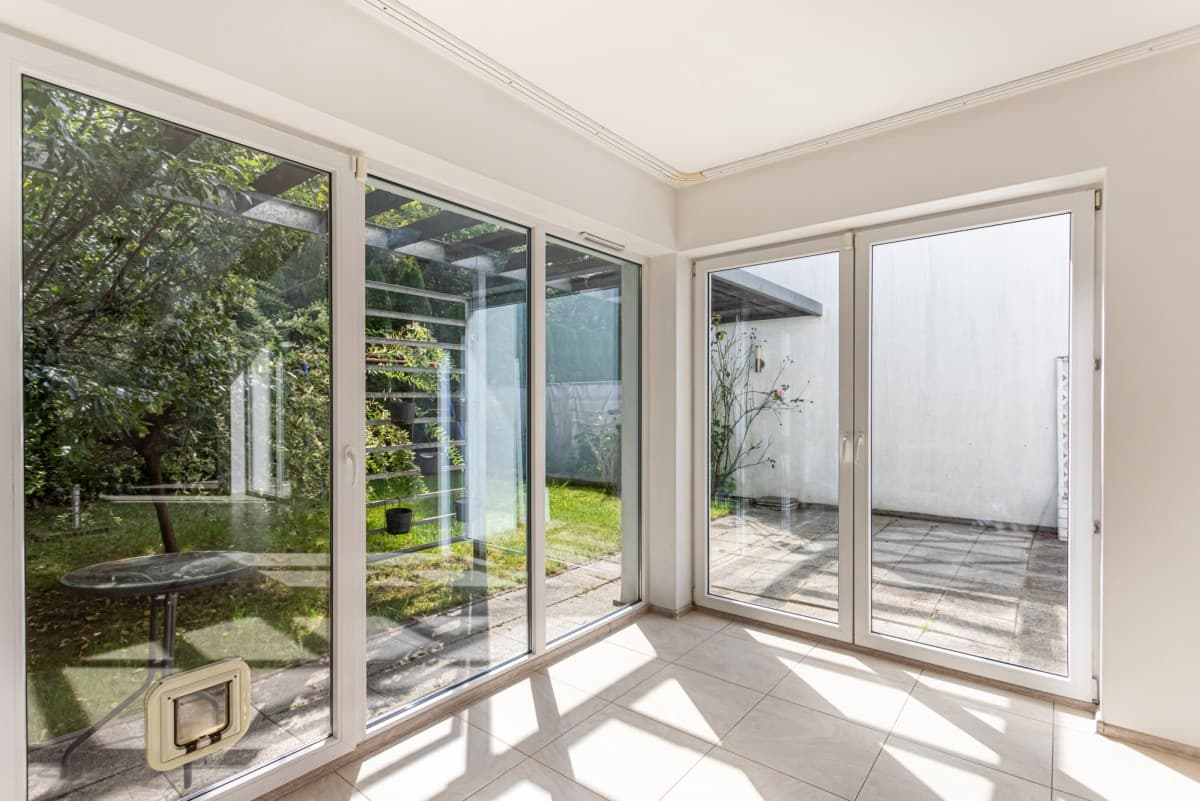 Spacious family home with private garden – 5