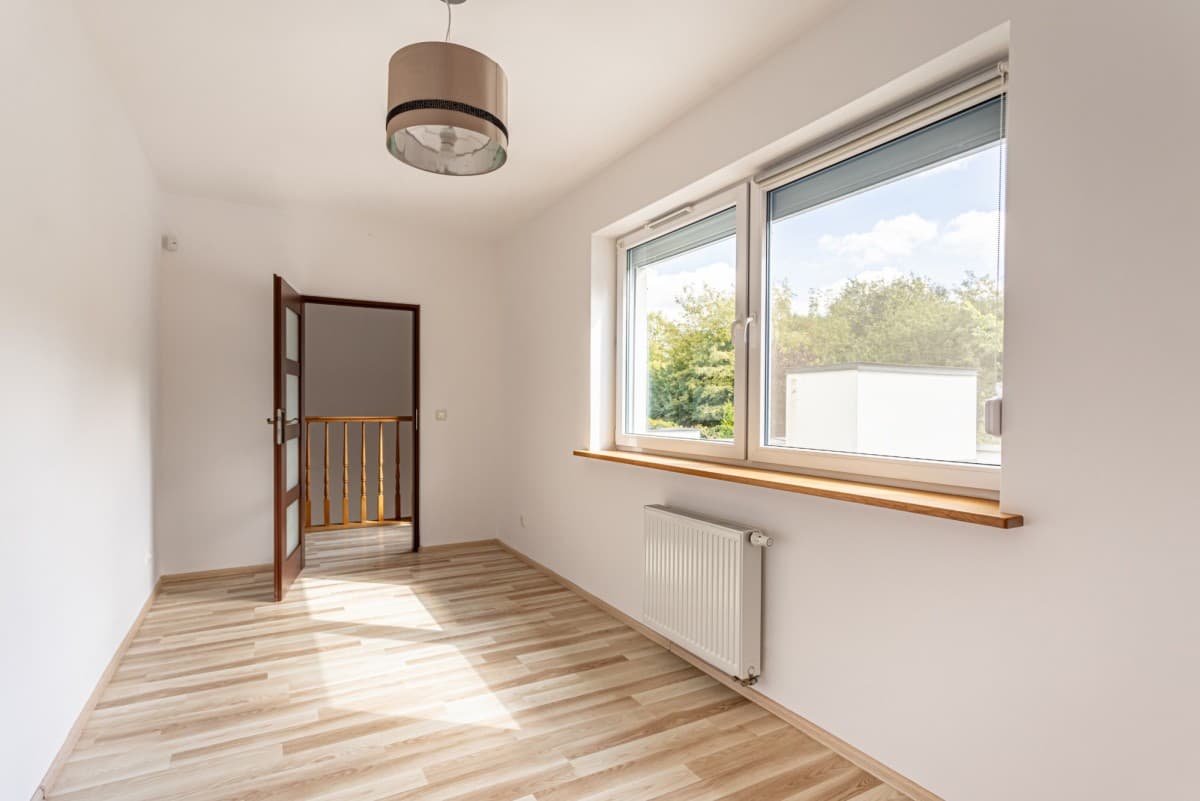 Spacious family home with private garden – 15