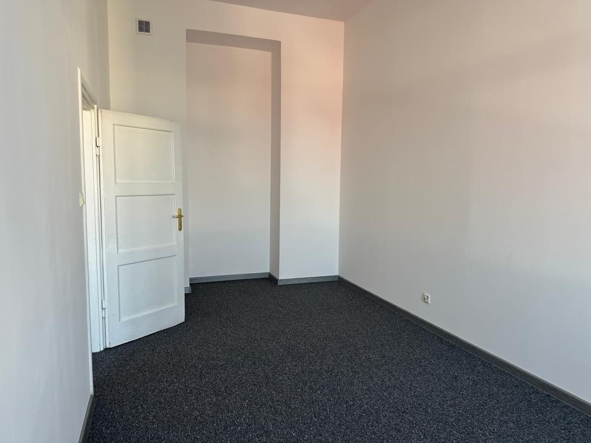 Charming 38.86m² office in Warsaw city center – 4