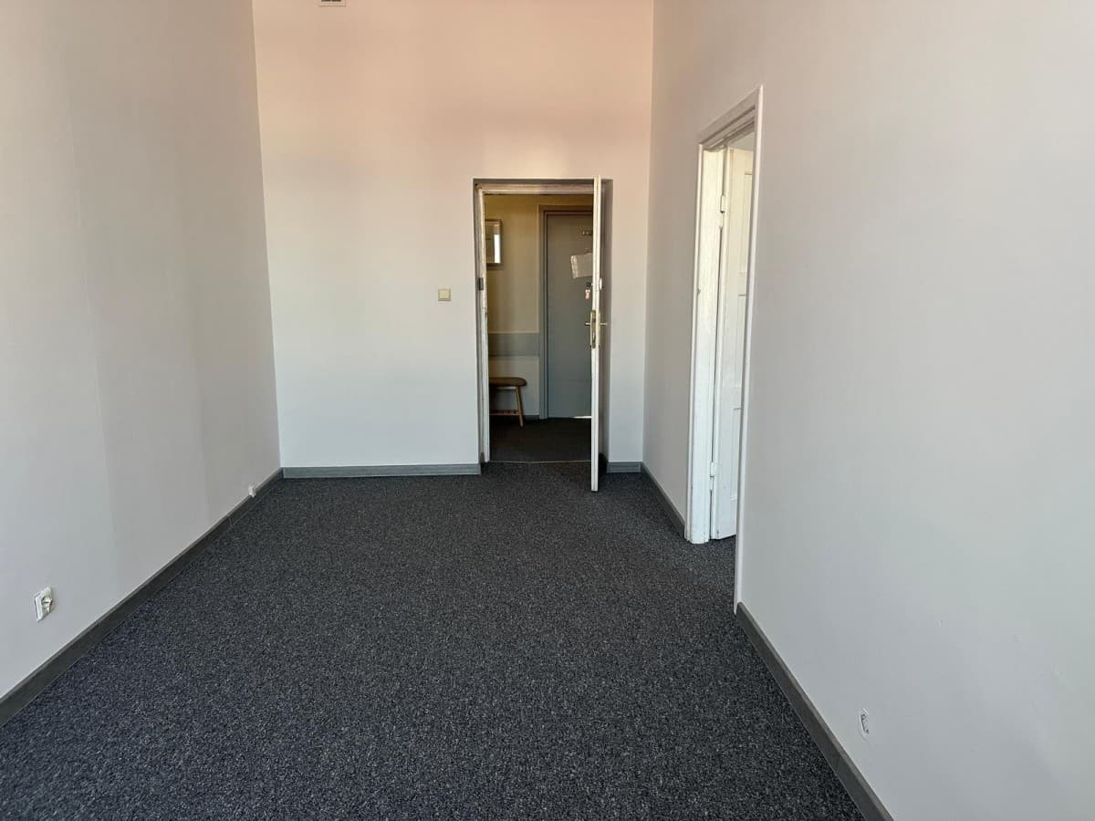 Charming 38.86m² office in Warsaw city center – 5