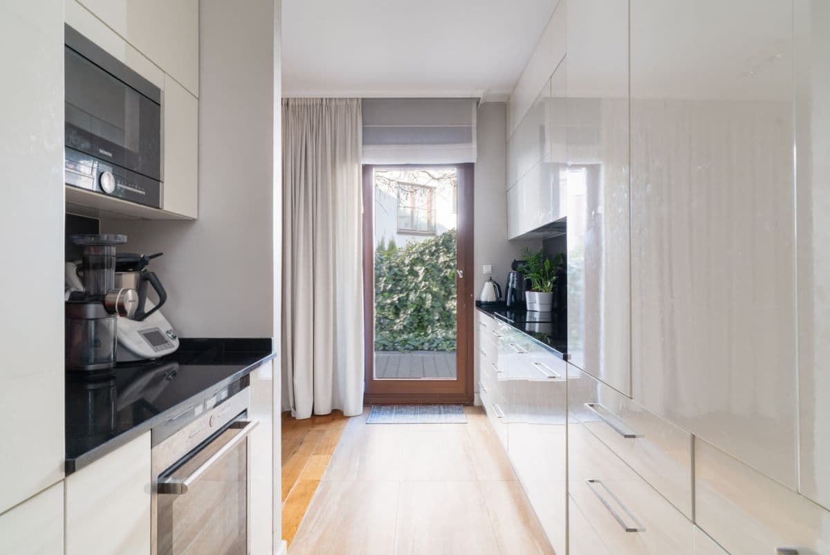 Spacious 4-room apartment with garden in Wilanów – 7