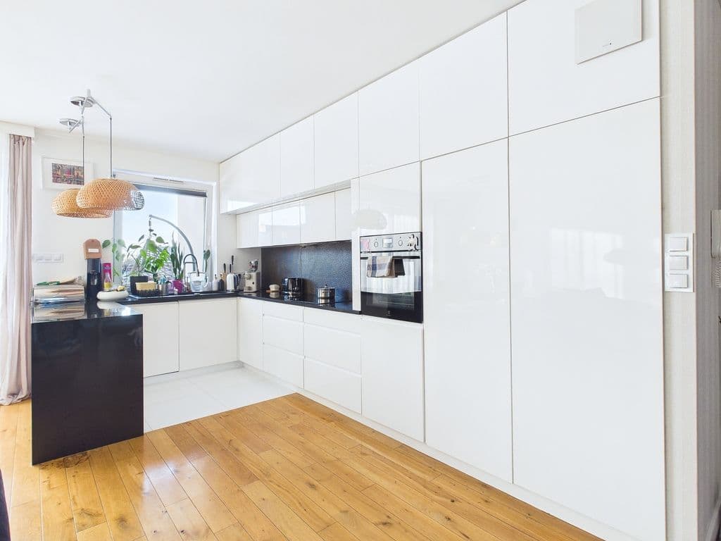 Spacious 100 m² apartment with balcony in Bemowo – 6