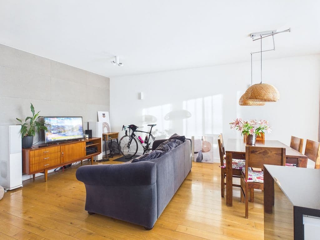 Spacious 100 m² apartment with balcony in Bemowo – 7