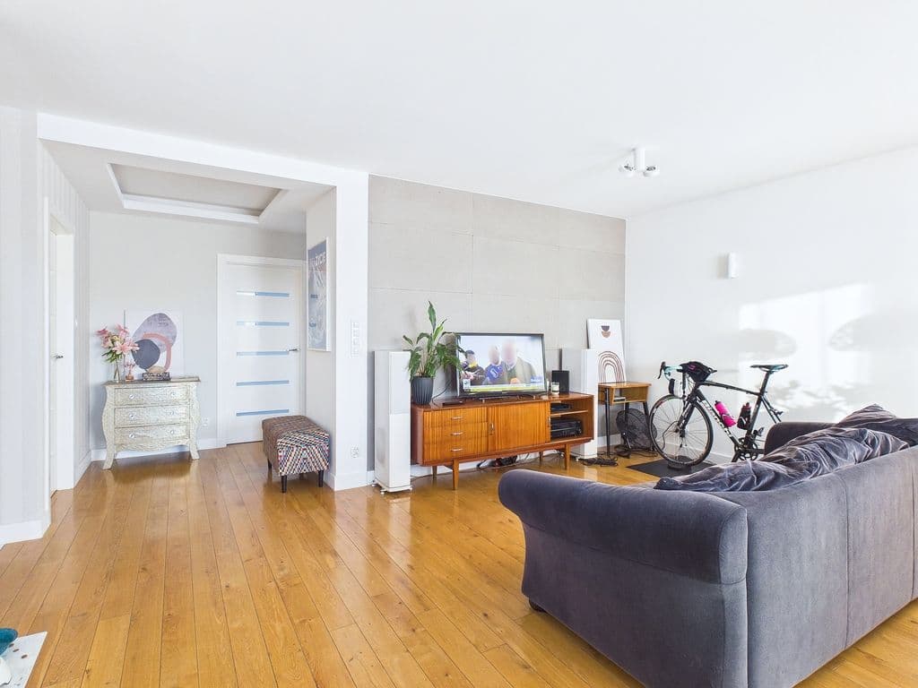 Spacious 100 m² apartment with balcony in Bemowo – 9