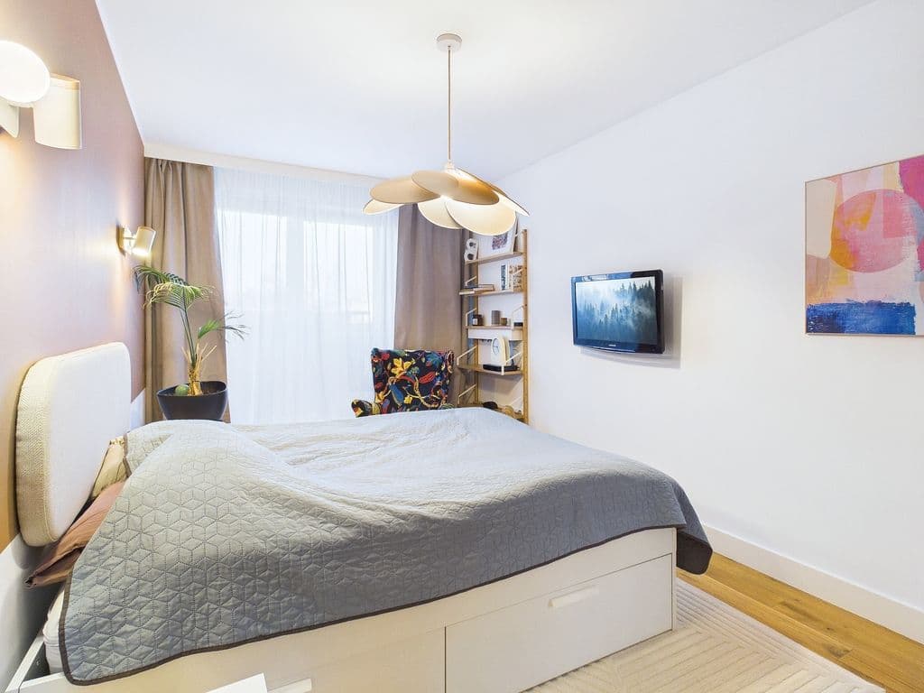 Spacious 100 m² apartment with balcony in Bemowo – 16