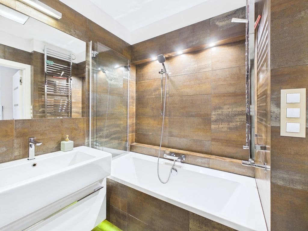 Spacious 100 m² apartment with balcony in Bemowo – 26