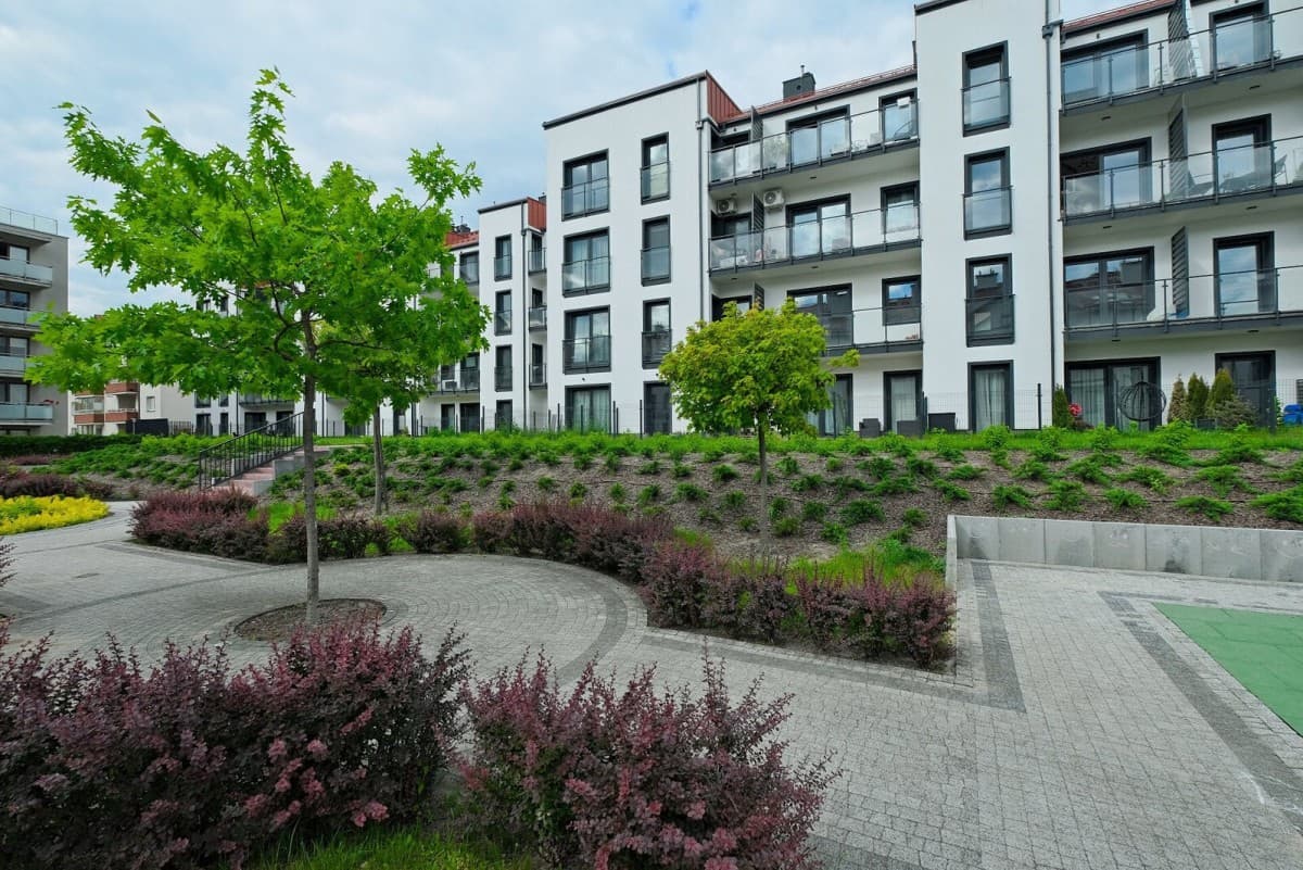 Modern 3-room apartment with two balconies in Włochy – 2