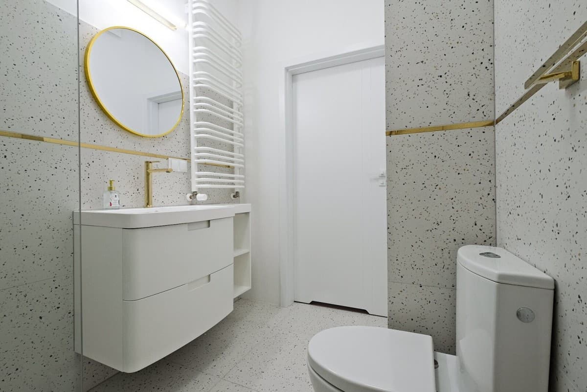 Modern 3-room apartment with two balconies in Włochy – 8