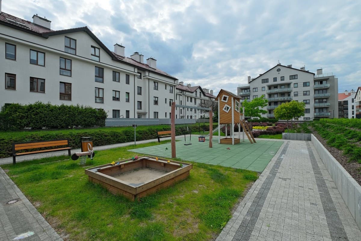 Modern 3-room apartment with two balconies in Włochy – 14