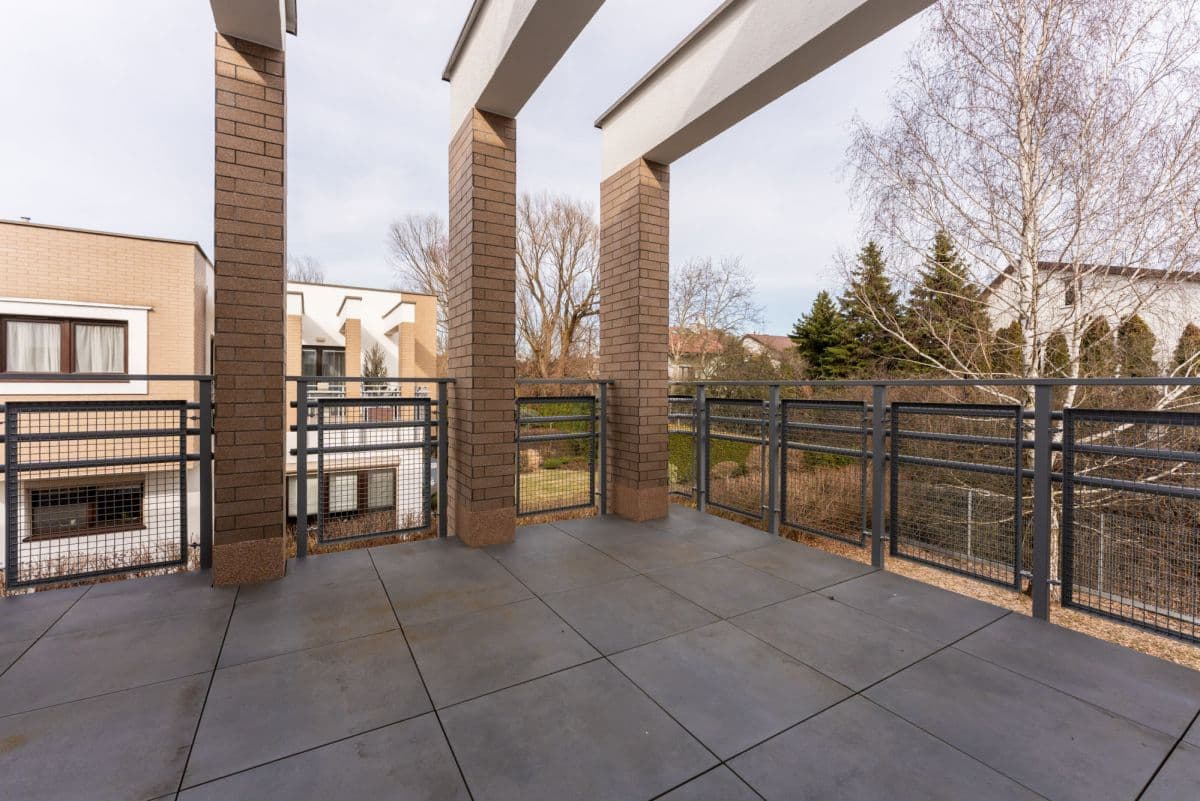 luxurious apartment in green ursynów area – 13