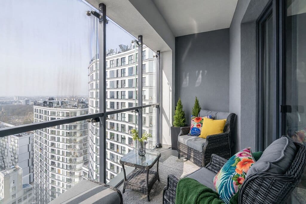Penthouse with panoramic city views, 2 rooms – 3