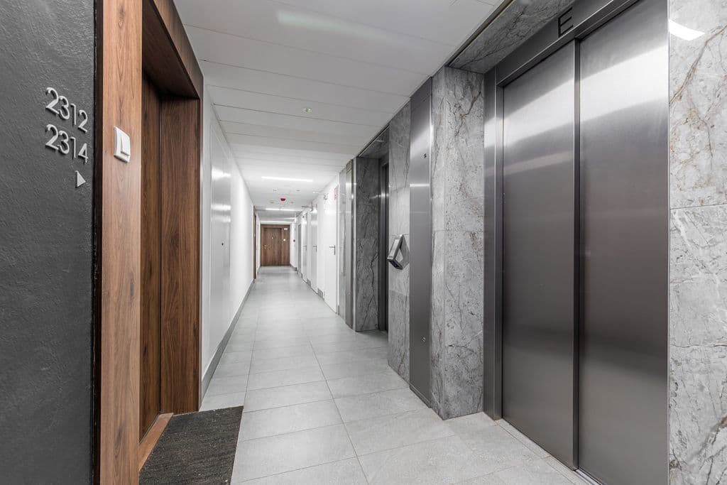 Penthouse with panoramic city views, 2 rooms – 16