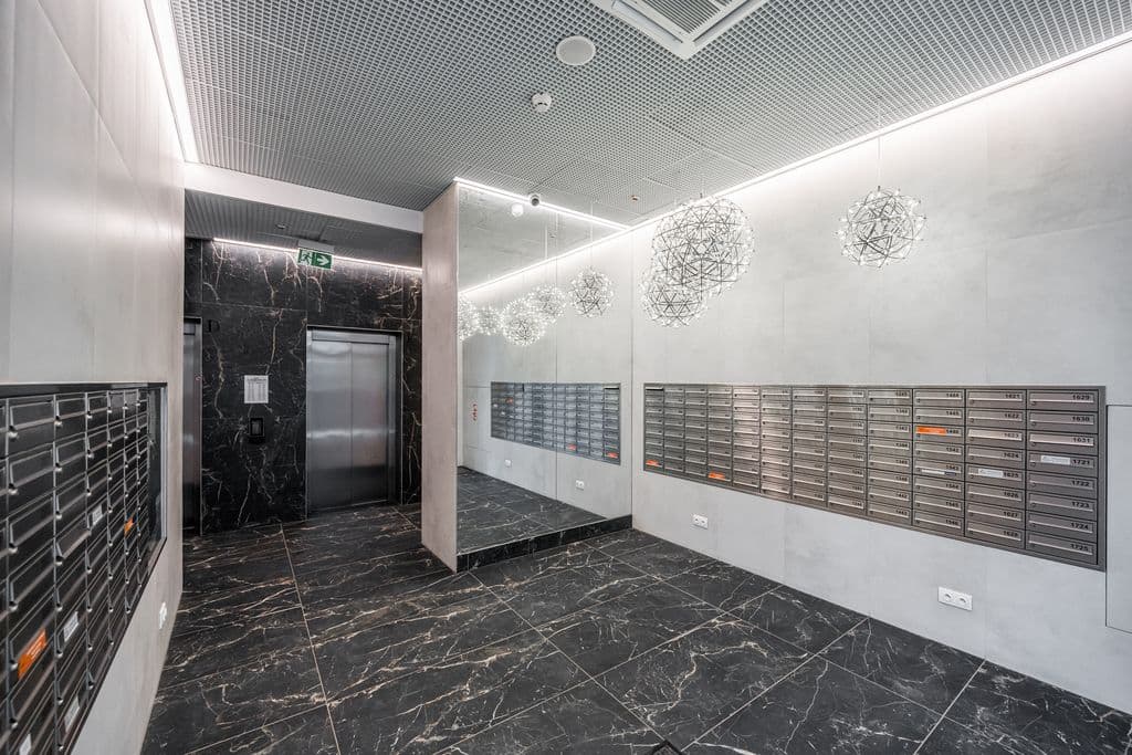 Penthouse with panoramic city views, 2 rooms – 17