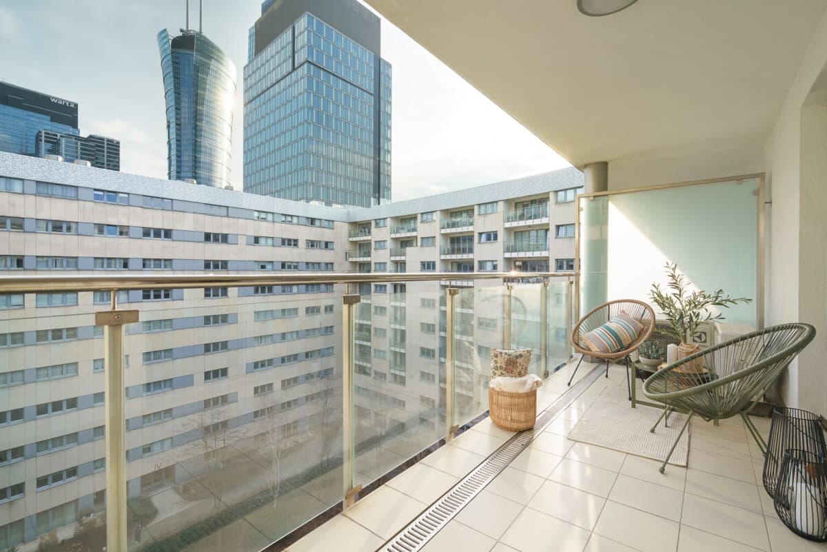 Spacious 4-room apartment in Oxygen Residence – 3