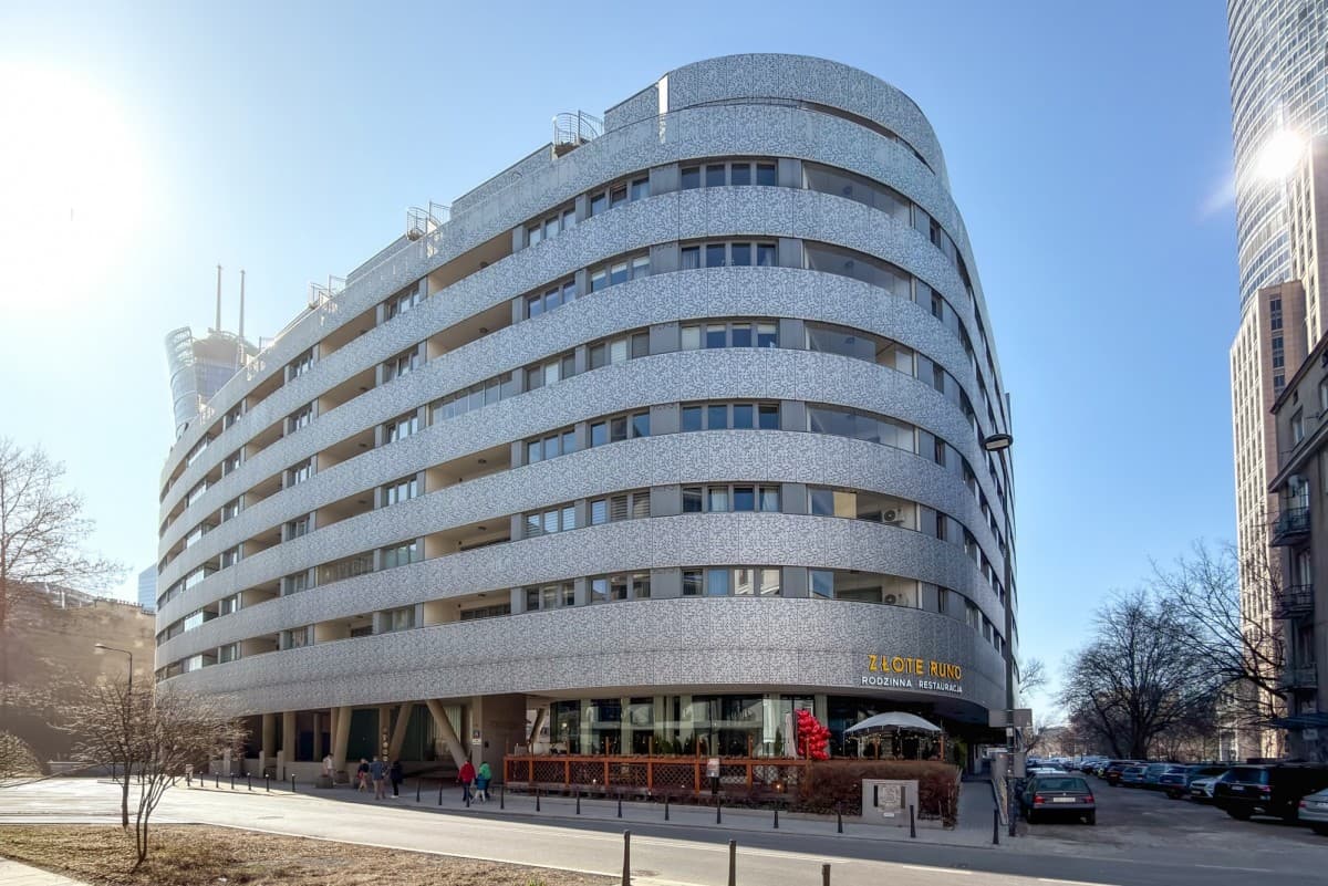 Spacious 4-room apartment in Oxygen Residence – 9