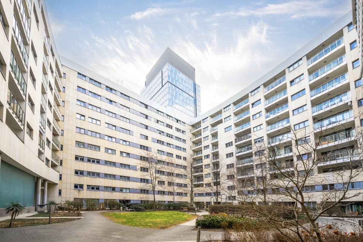 Spacious 4-room apartment in Oxygen Residence – 10