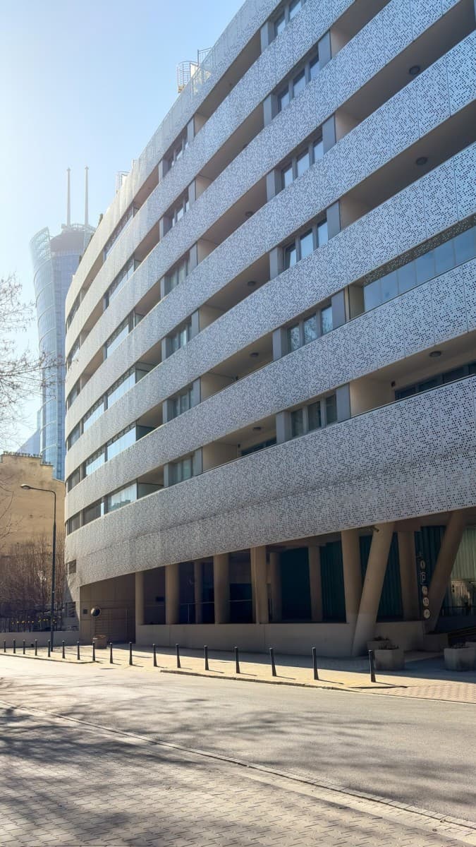 Spacious 4-room apartment in Oxygen Residence – 12