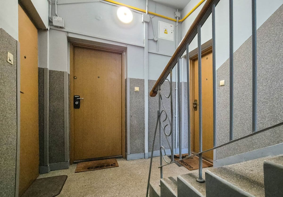 Two-sided apartment in quiet area, near parks – 8