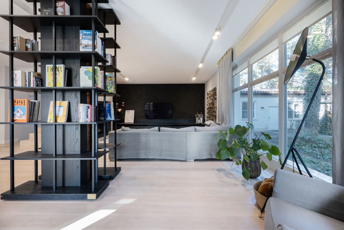 Elegant Tuscan-style home with guest cottage – 3