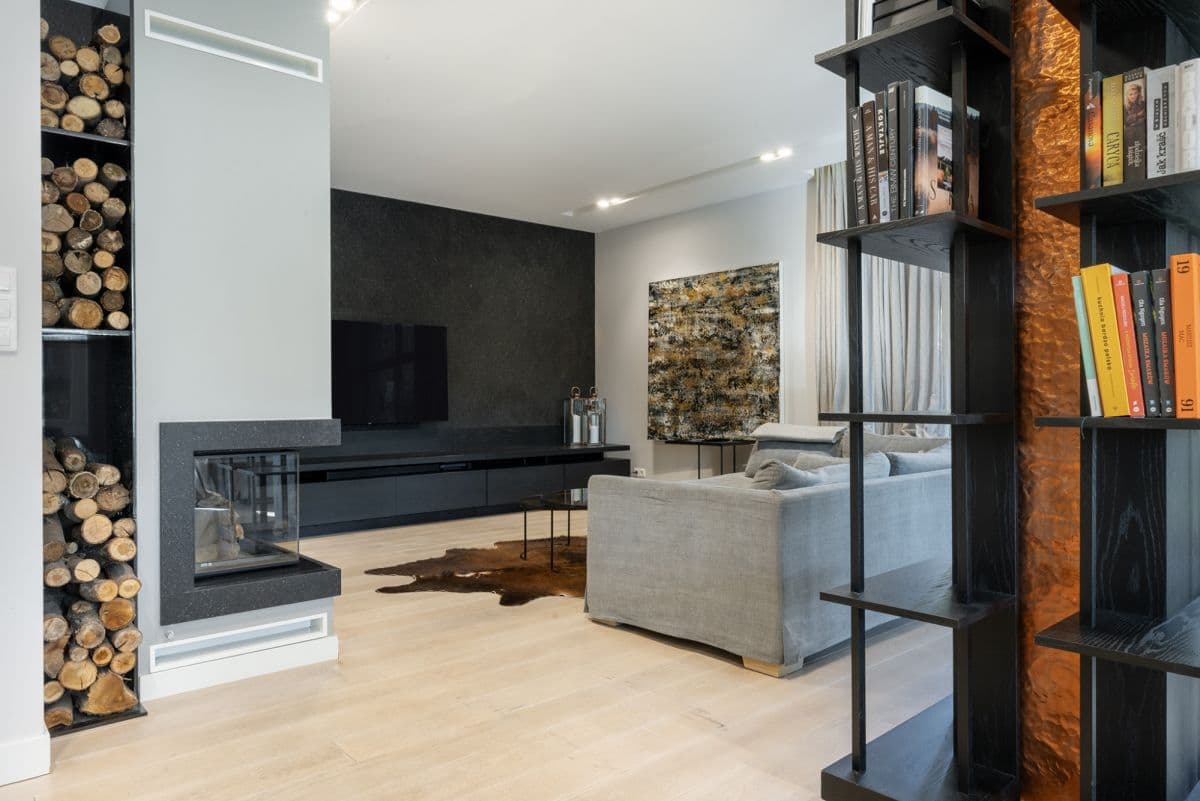 Elegant Tuscan-style home with guest cottage – 6