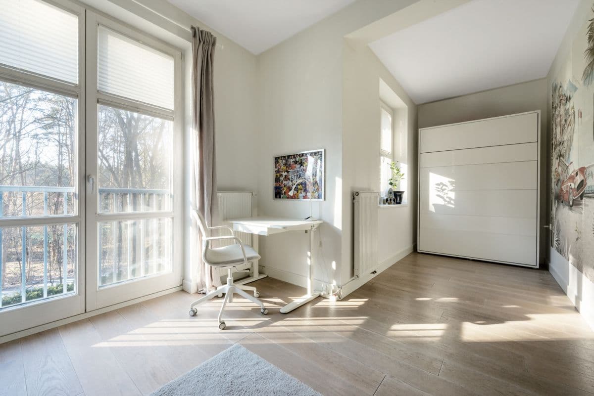 Elegant Tuscan-style home with guest cottage – 19