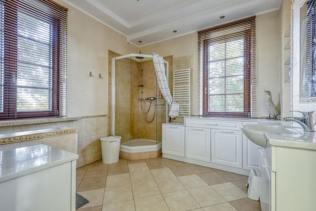 Spacious detached home with large garden in Białołęka – 10