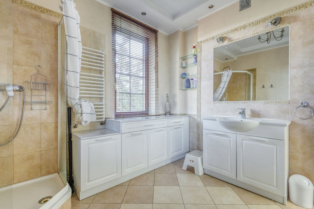 Spacious detached home with large garden in Białołęka – 11