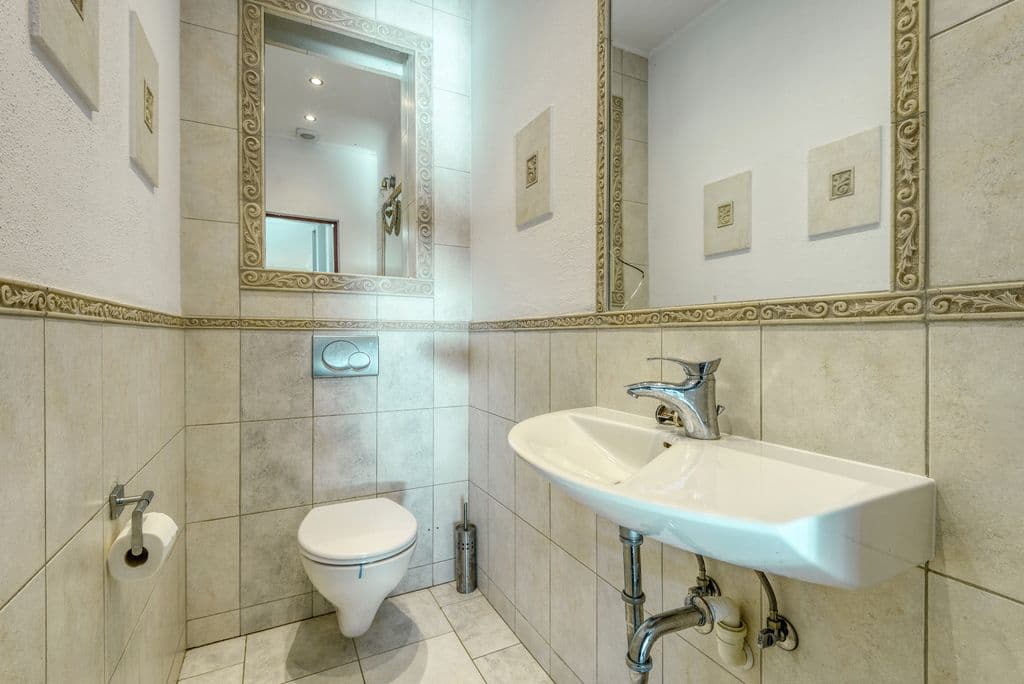 Spacious detached home with large garden in Białołęka – 14