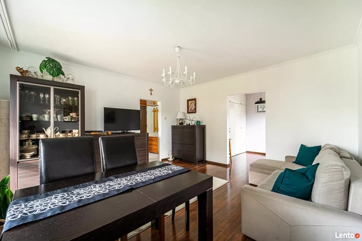 Spacious apartment with large south-facing balcony – 3